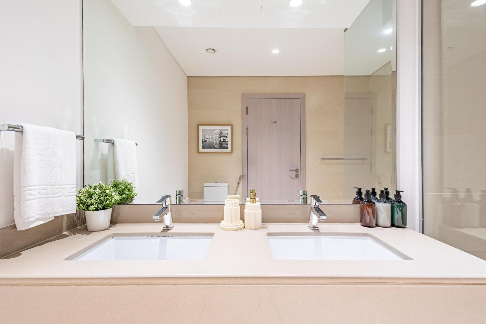 Apartment Families & Groups Paradise 5 Min From Yas Island Theme Parks *